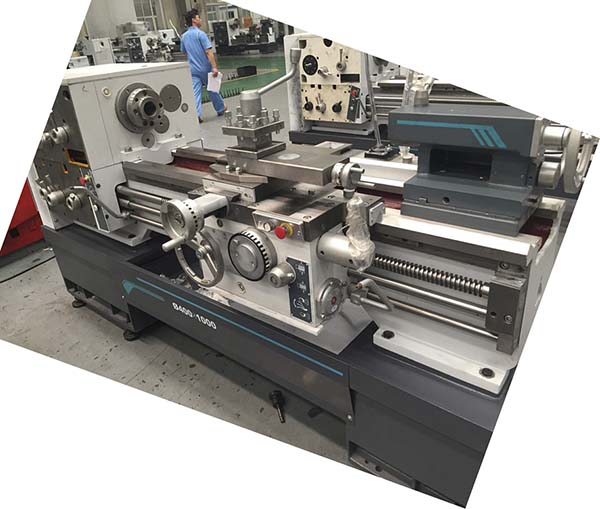 Загальний вигляд токарного верстата CDE6140A Фото токарно-гвинторізного верстата CDE6140A